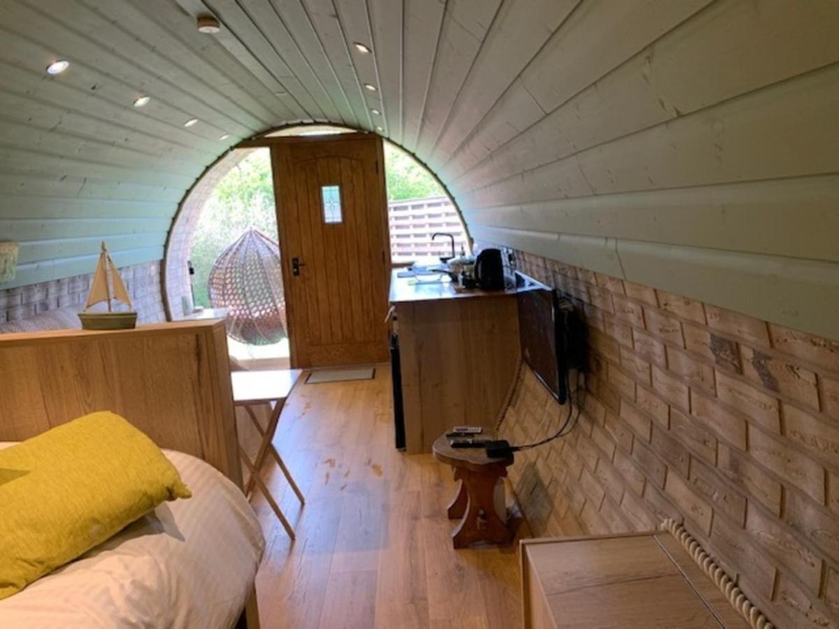 Romantic Escape Luxury Hobbit House With Hot Tub! Sheerness Exterior foto