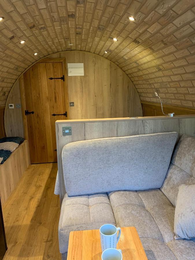 Romantic Escape Luxury Hobbit House With Hot Tub! Sheerness Exterior foto