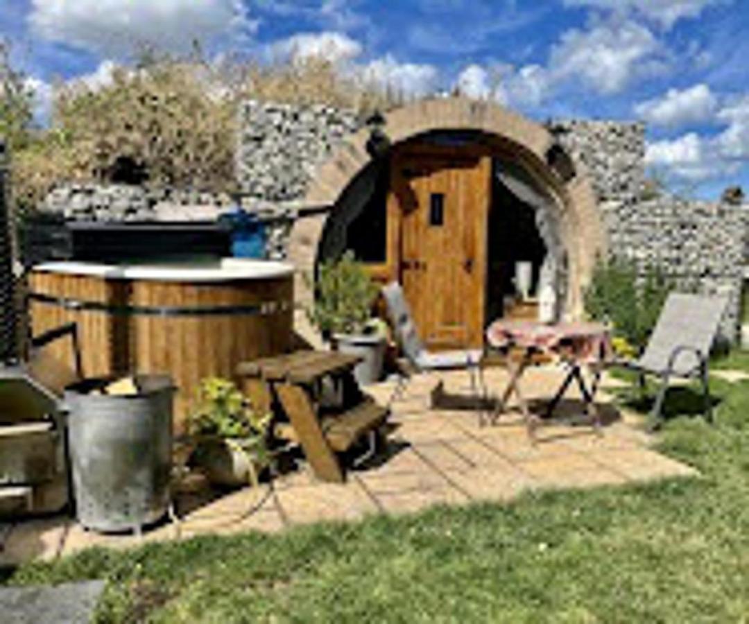 Romantic Escape Luxury Hobbit House With Hot Tub! Sheerness Exterior foto